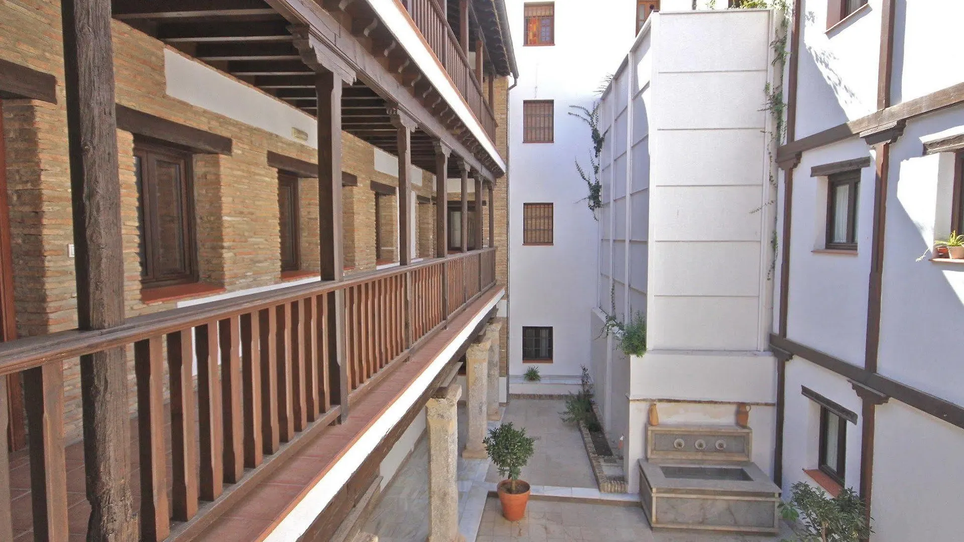 גרנדה Apartamentos Inside Casa De La Alberca 0*,